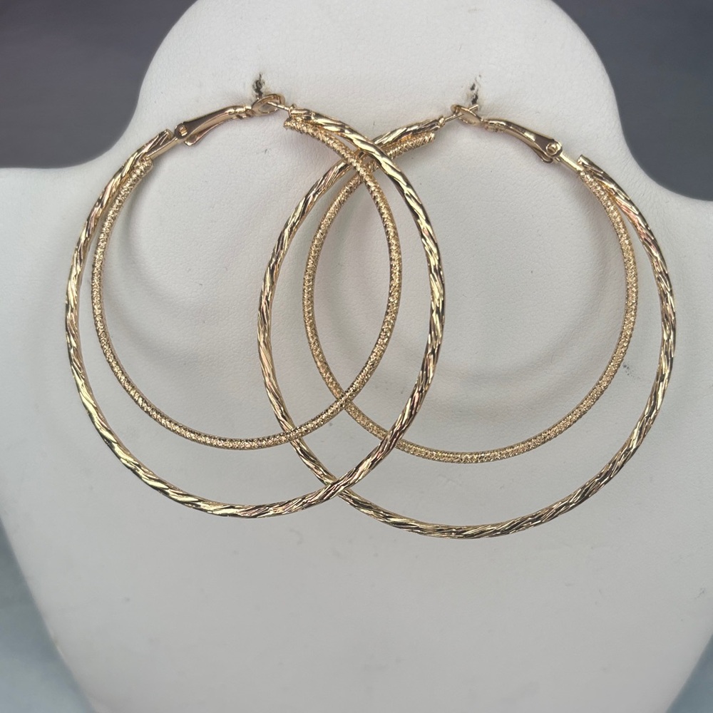 Elegant Gold Hoop Earrings